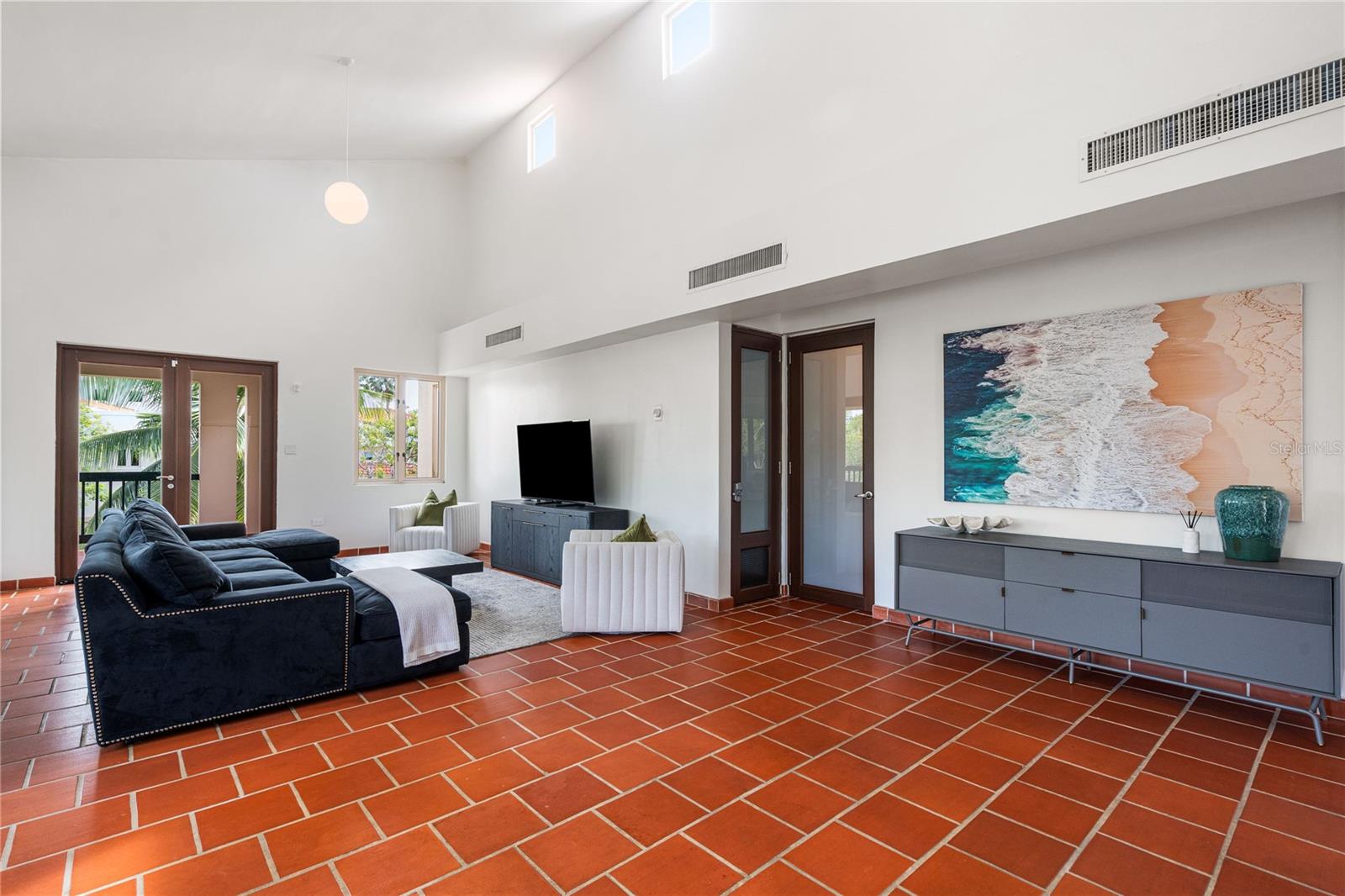 86 LAKESIDE VILLAS G2