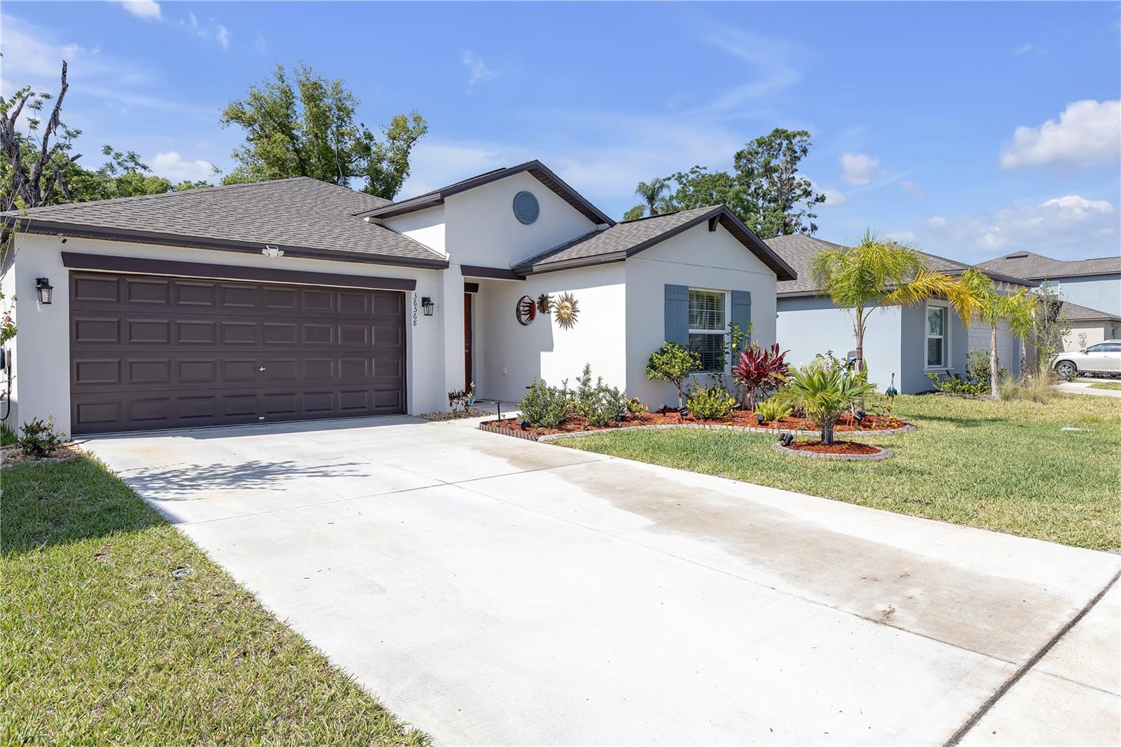 36568 GARDEN WALL WAY