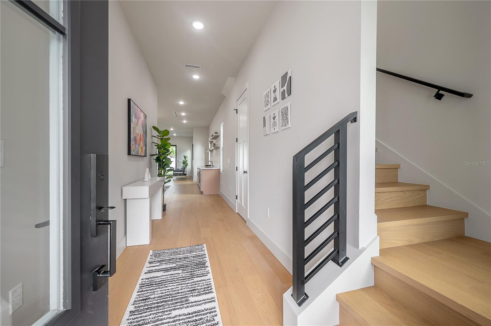 2301 N RIDGEWOOD AVENUE