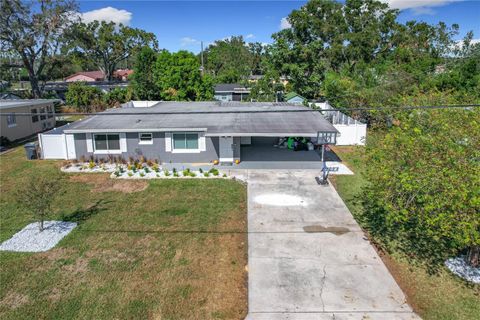 A home in WINTER HAVEN