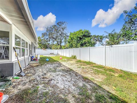 A home in WINTER HAVEN