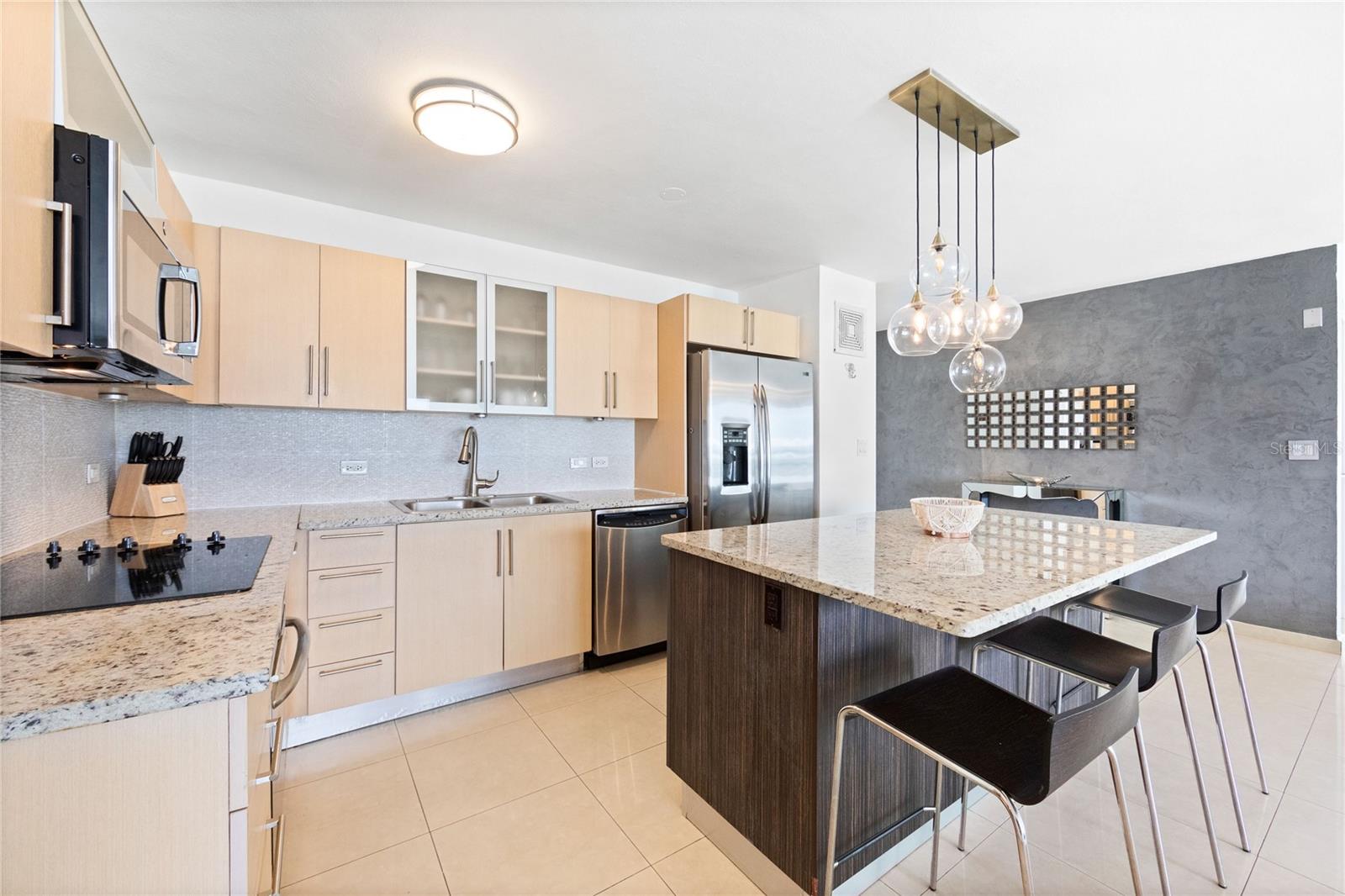 METRO PLAZA - Residential