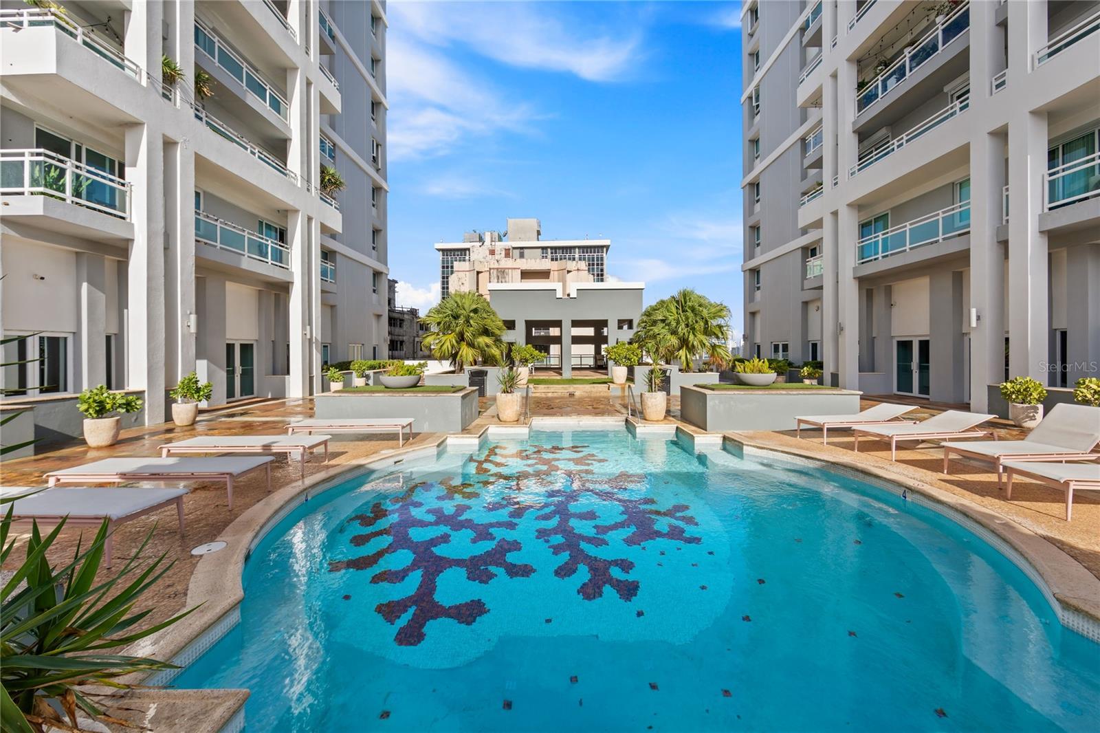 METRO PLAZA - Residential