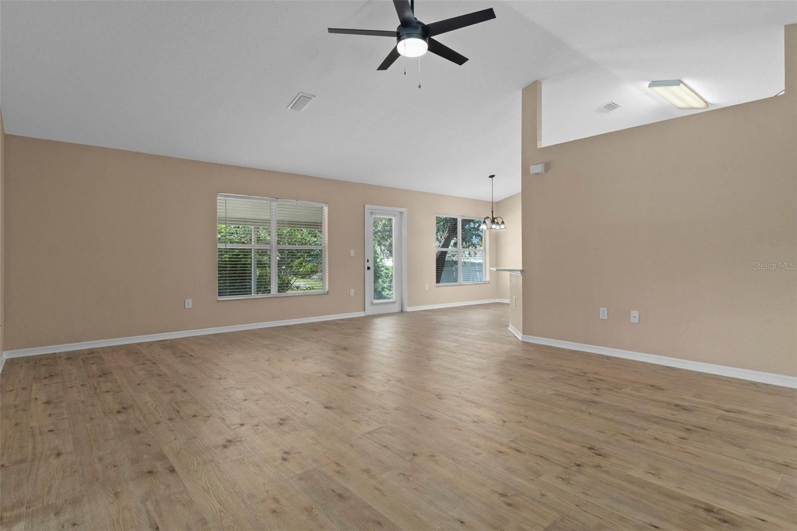SPRING HILL - Residential