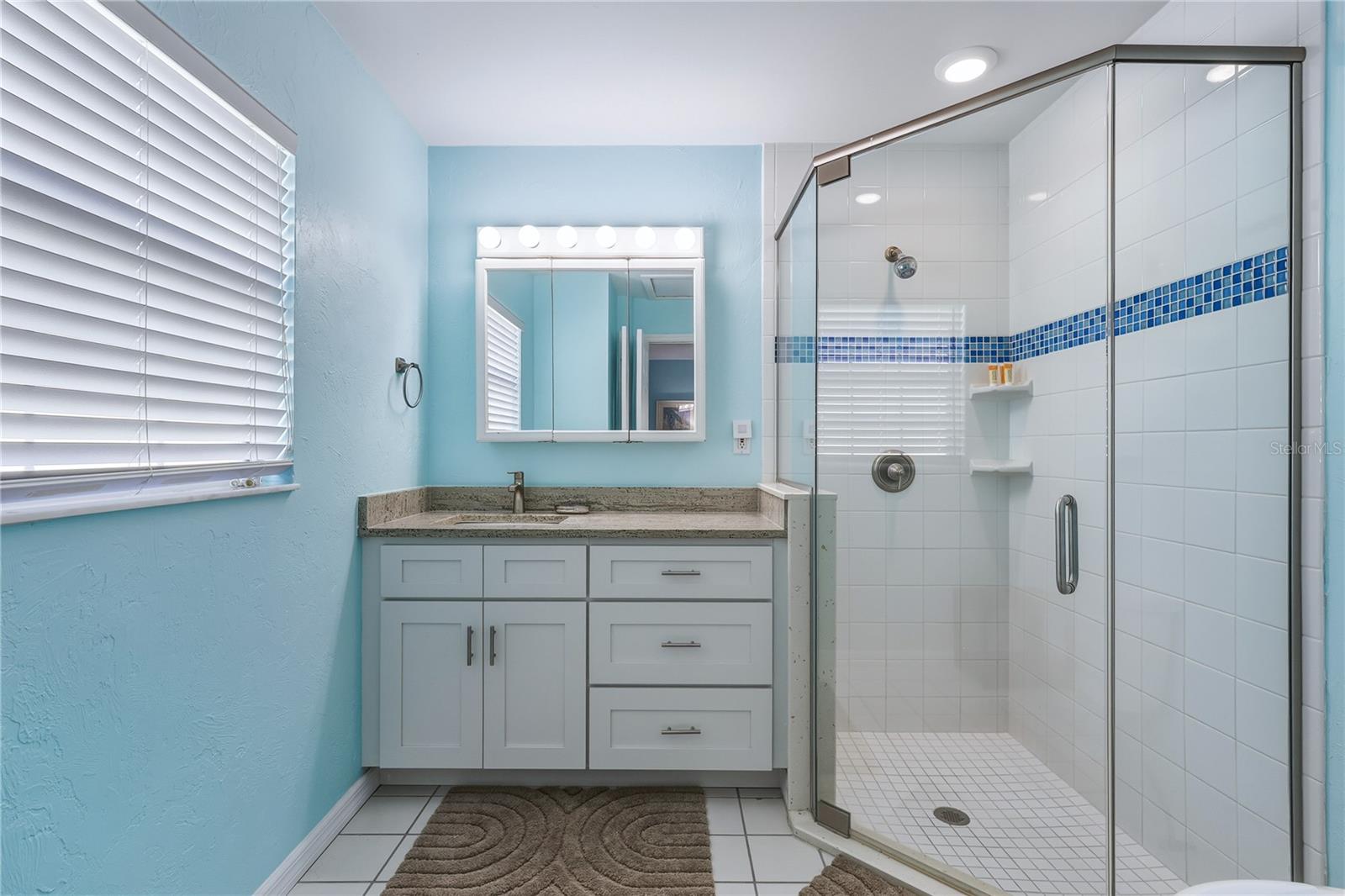 ISLAND HOUSE - Residential