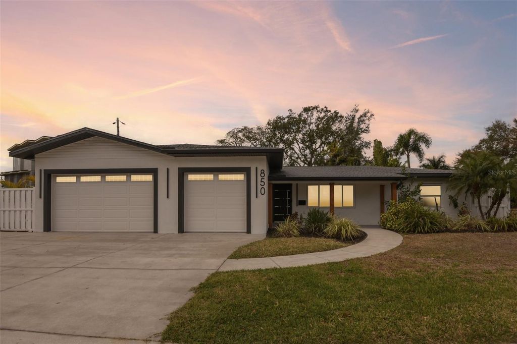 Photo of 850 Rafael Boulevard NE, St Petersburg, FL 33704 (MLS # TB8479963)