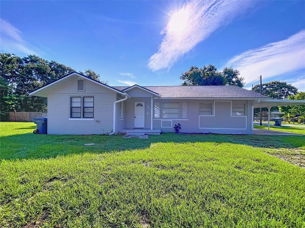 Photo of 1900 31st Street NW, Winter Haven, FL 33881 (MLS # TB8365771)