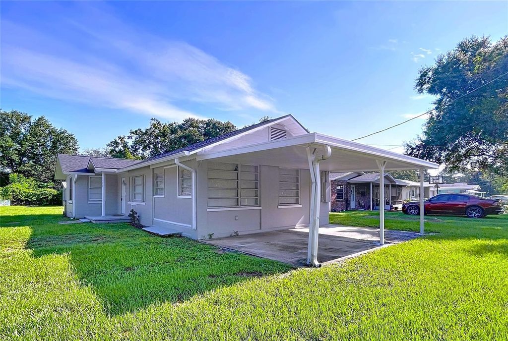 Photo of 1900 31st Street NW, Winter Haven, FL 33881 (MLS # TB8365771)