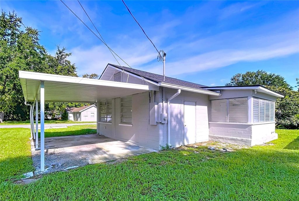 Photo of 1900 31st Street NW, Winter Haven, FL 33881 (MLS # TB8365771)