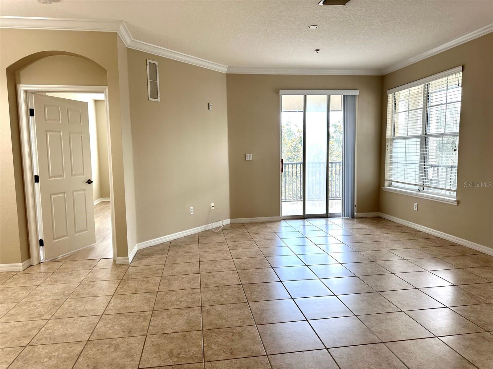 LAKESIDE/LKS/WINDERMERE - Residential Lease
