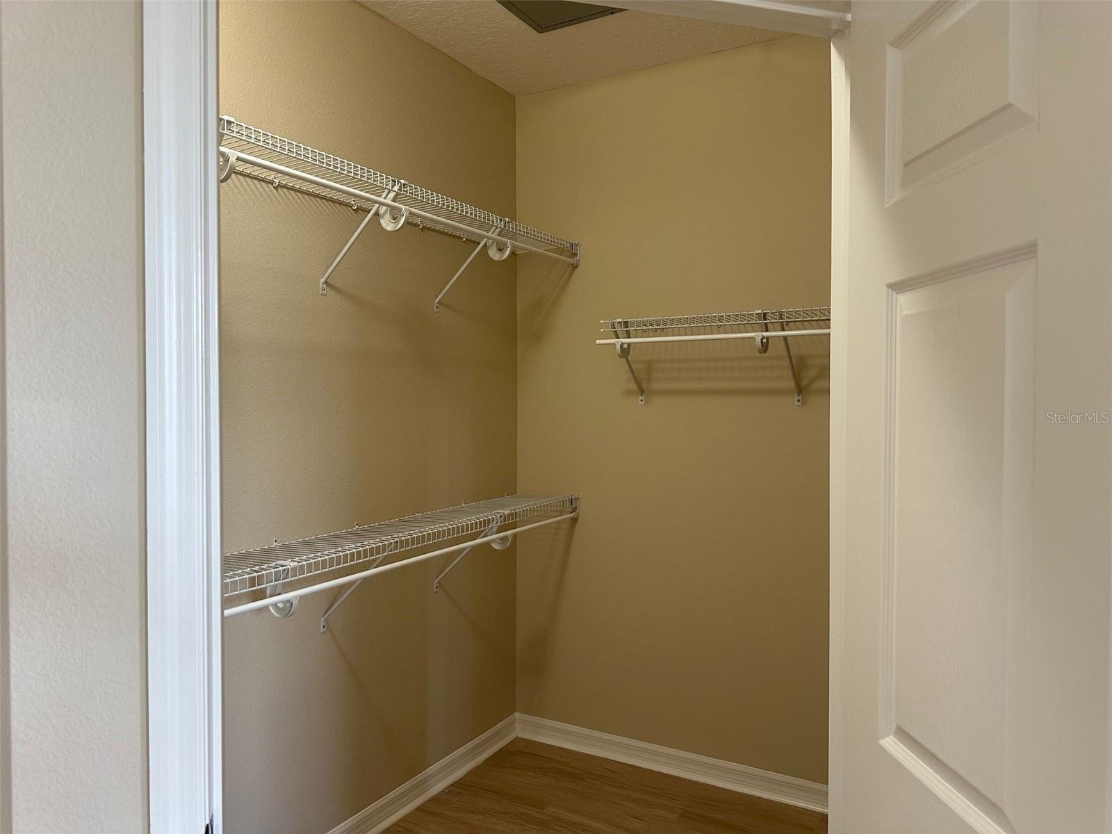 LAKESIDE/LKS/WINDERMERE - Residential Lease