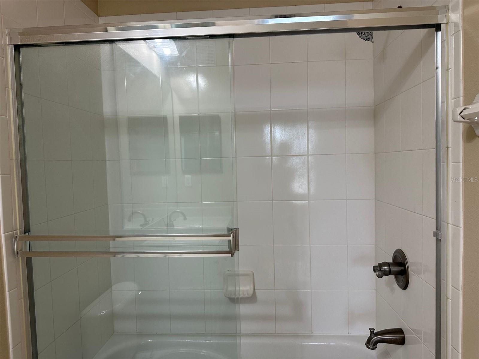 LAKESIDE/LKS/WINDERMERE - Residential Lease