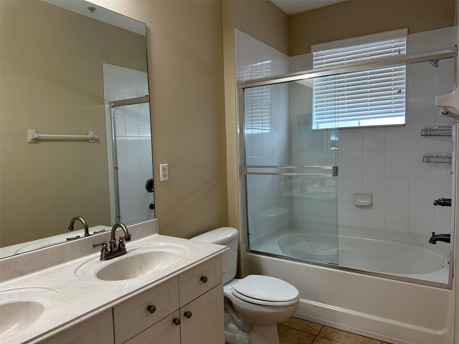 LAKESIDE/LKS/WINDERMERE - Residential Lease