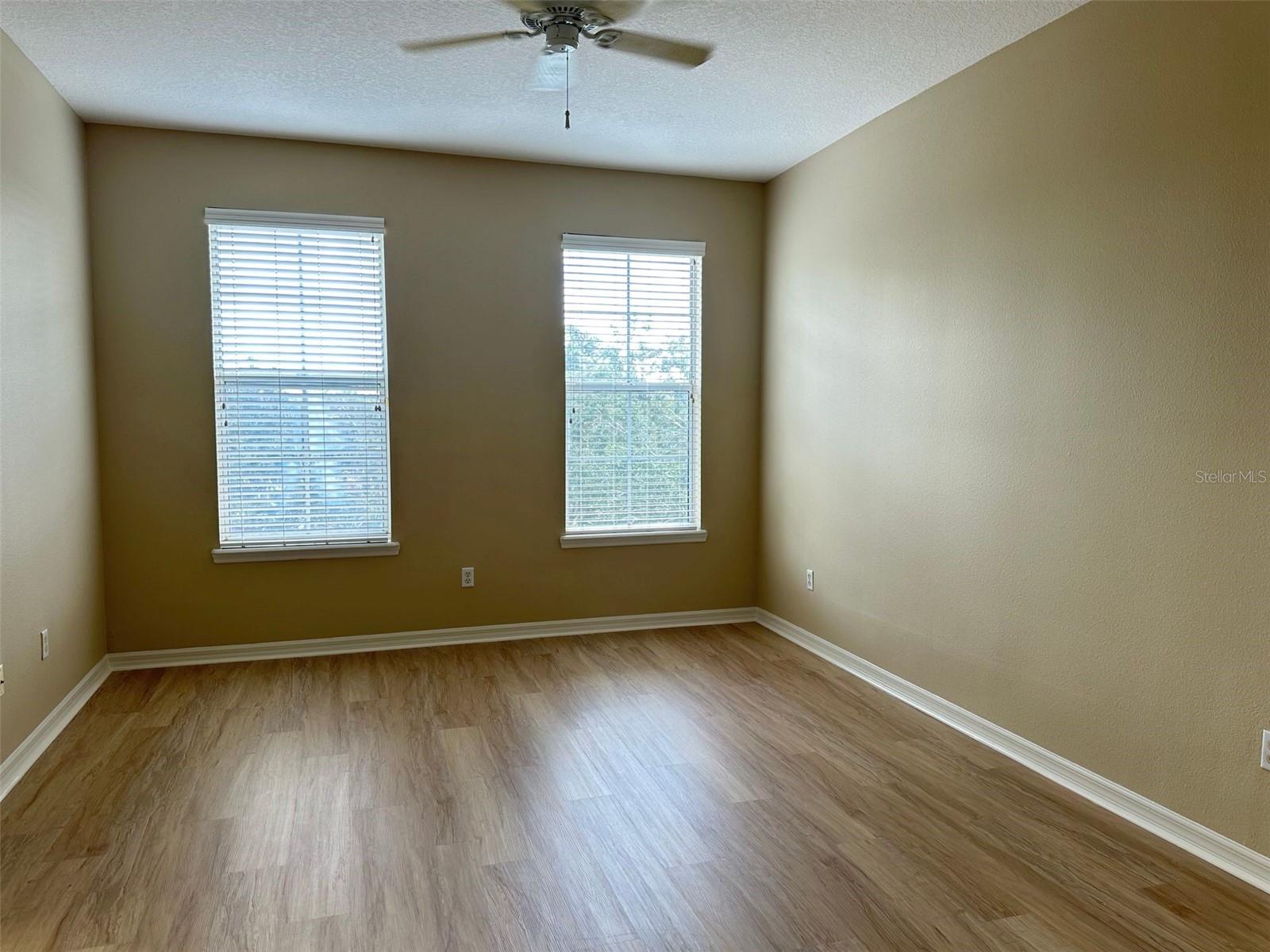 LAKESIDE/LKS/WINDERMERE - Residential Lease