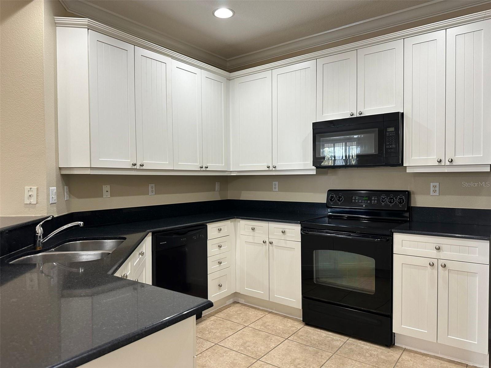LAKESIDE/LKS/WINDERMERE - Residential Lease