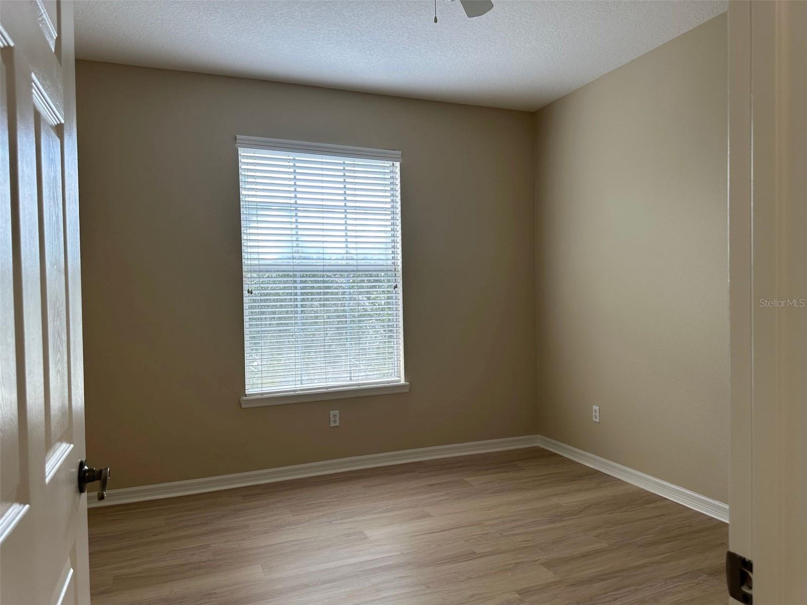 LAKESIDE/LKS/WINDERMERE - Residential Lease