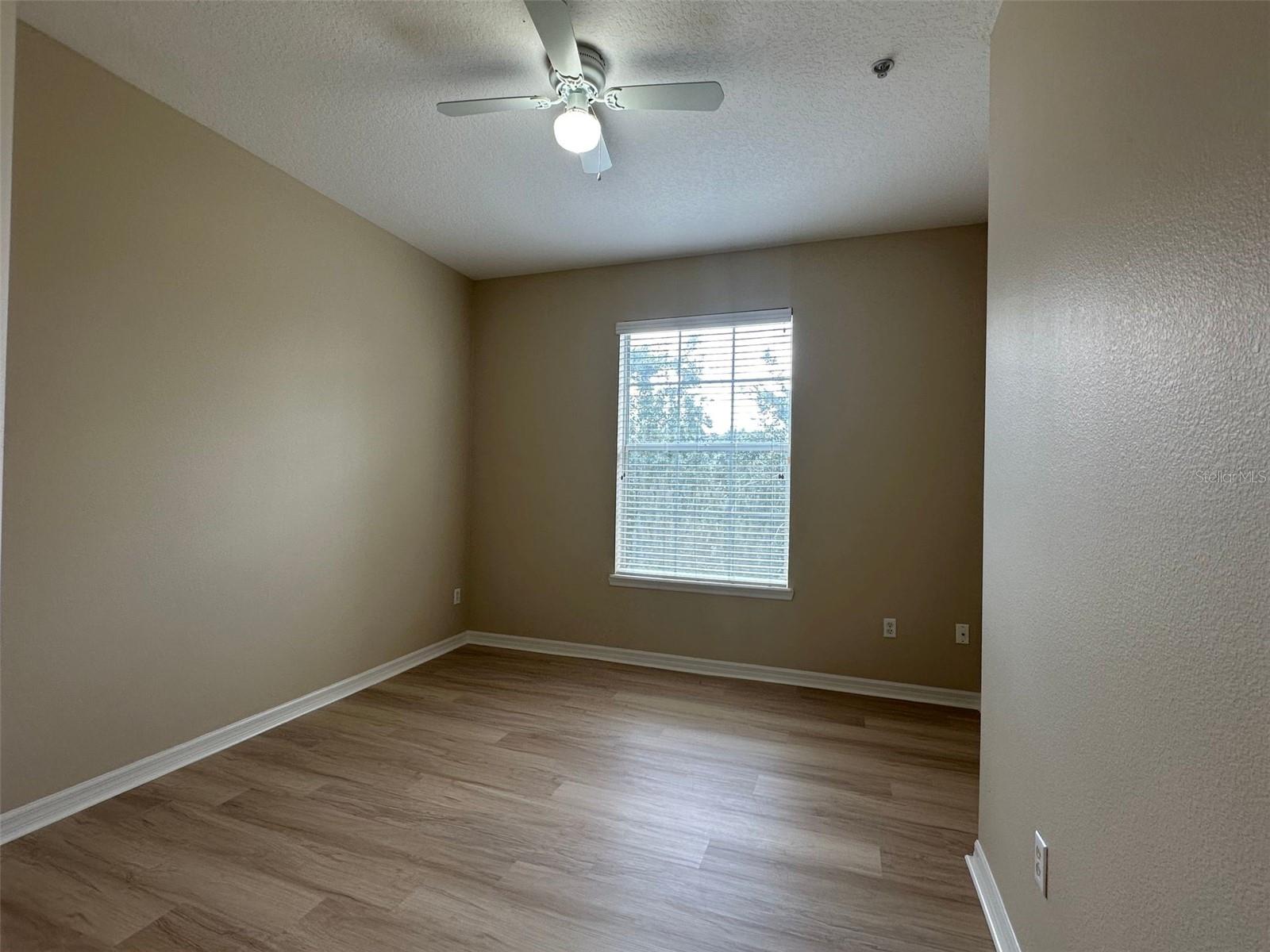 LAKESIDE/LKS/WINDERMERE - Residential Lease