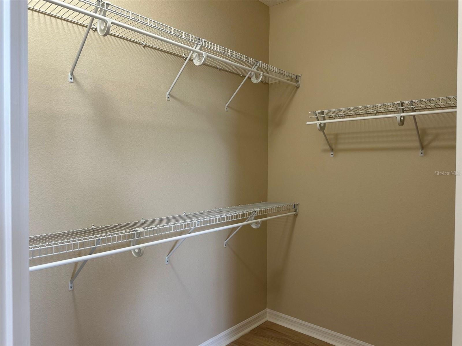 LAKESIDE/LKS/WINDERMERE - Residential Lease