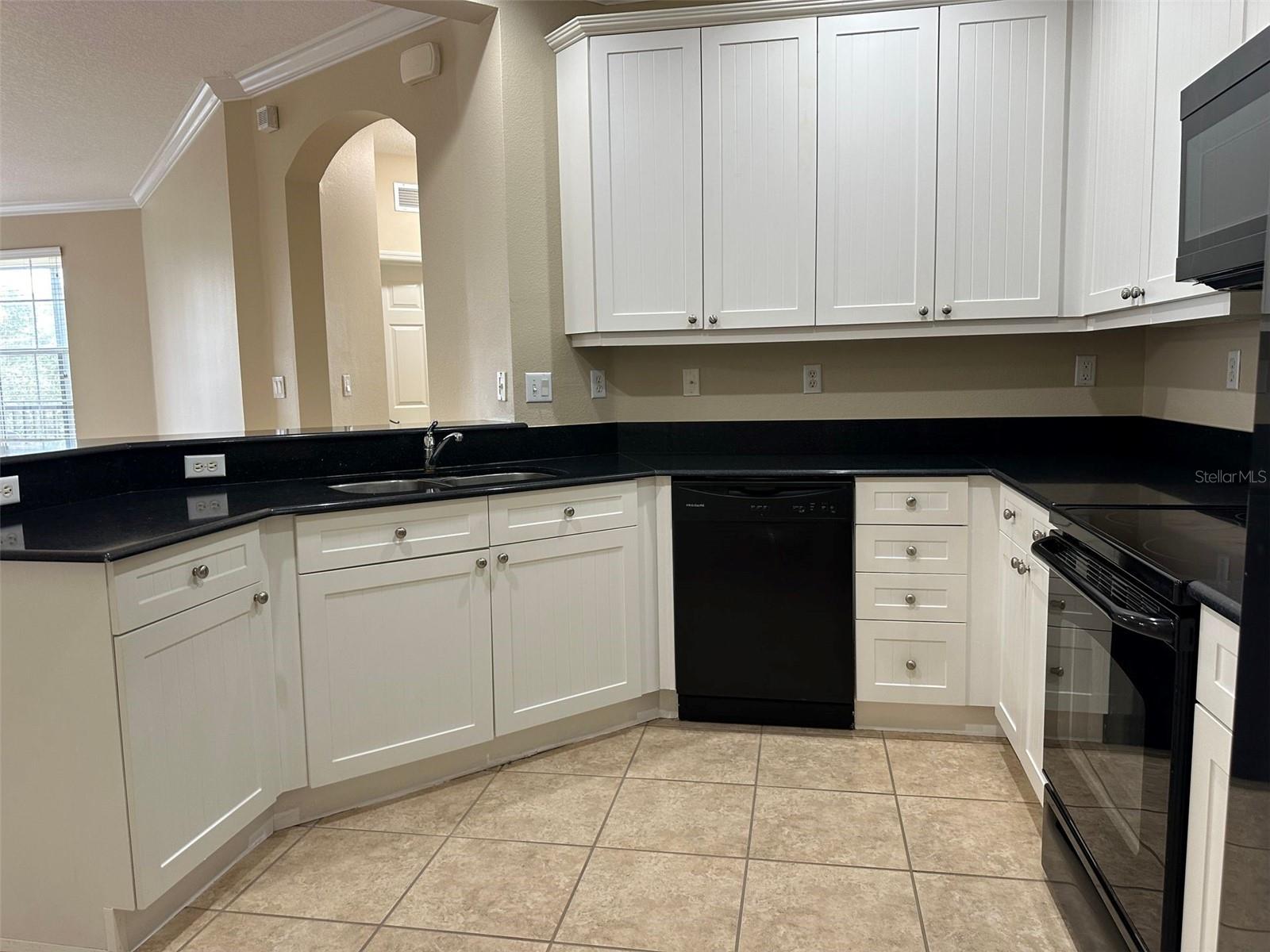 LAKESIDE/LKS/WINDERMERE - Residential Lease