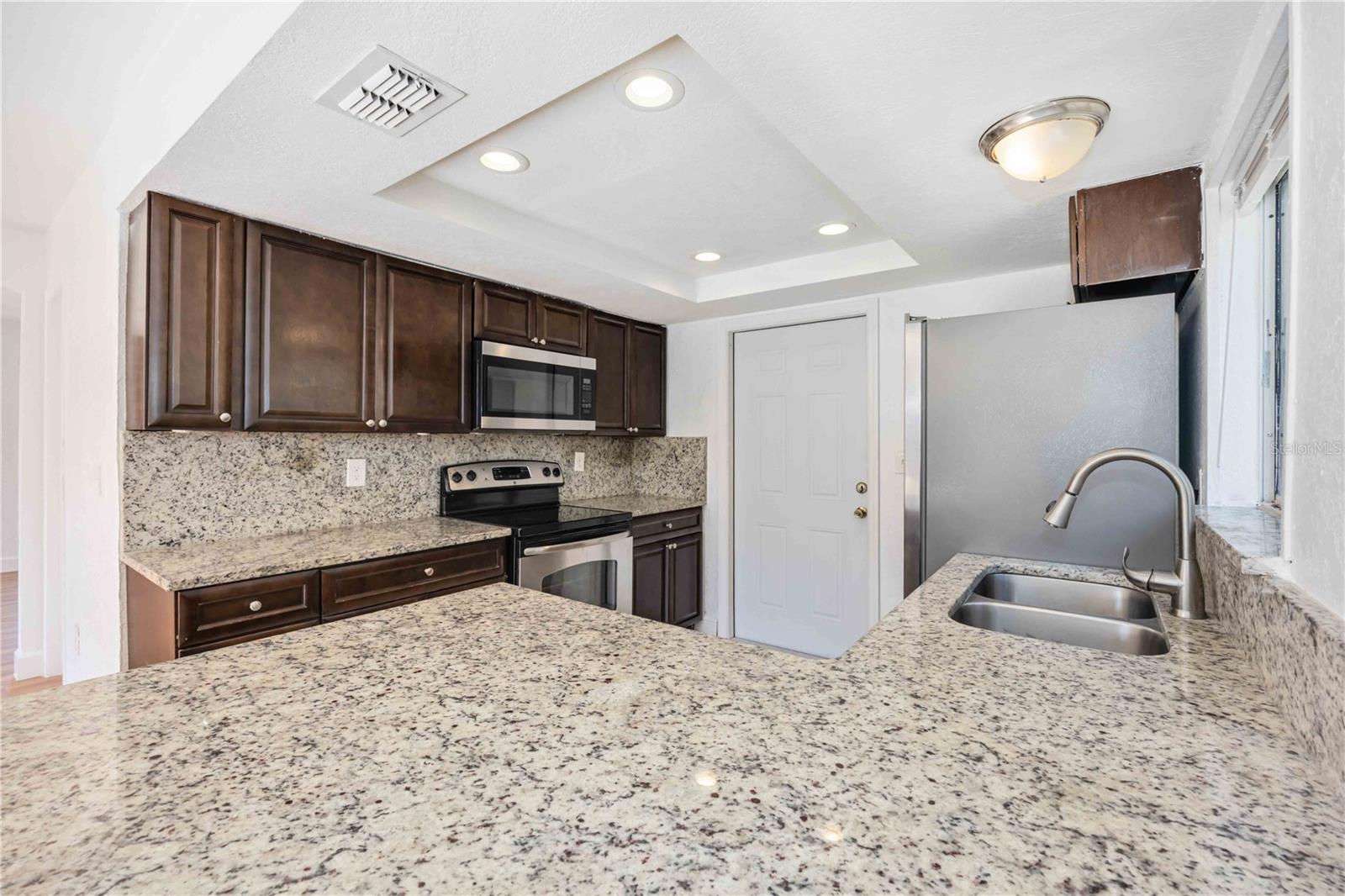 LAKES 01 - Residential