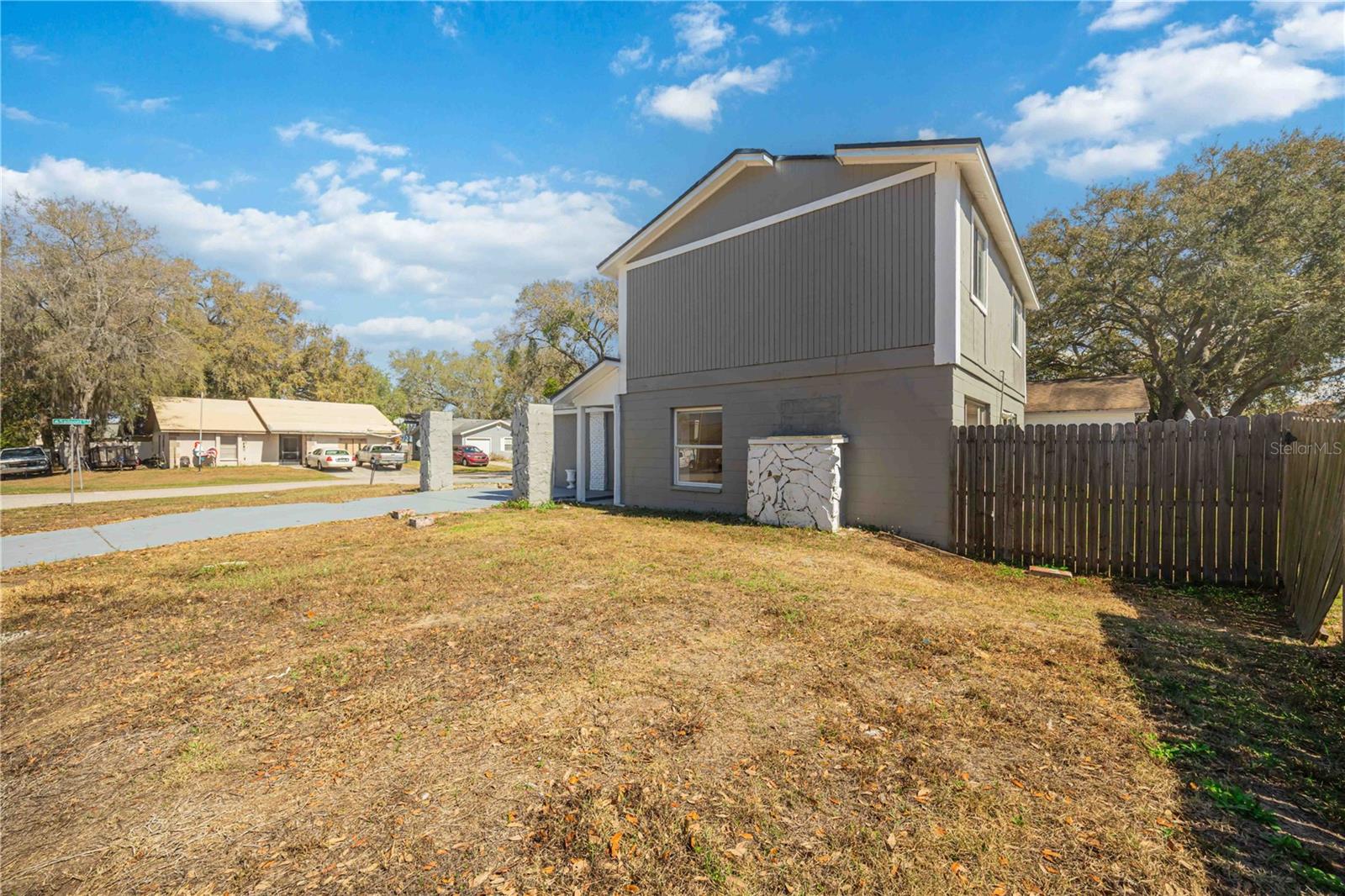 LAKES 01 - Residential