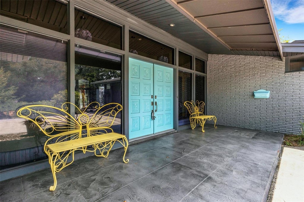 Photo of 2634 Collins Avenue, Lakeland, FL 33803 (MLS # L4964349)