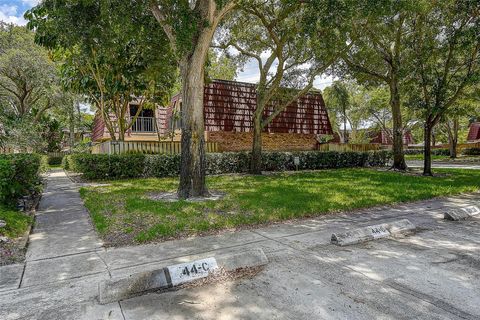 A home in PALM HARBOR