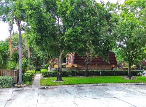 A home in PALM HARBOR