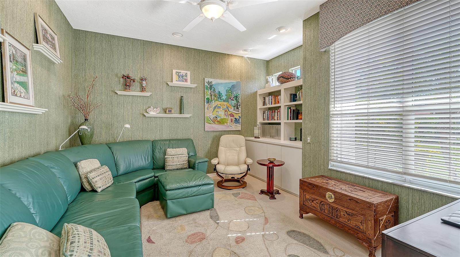 UNIVERSITY PARK COUNTRY CLUB - Residential