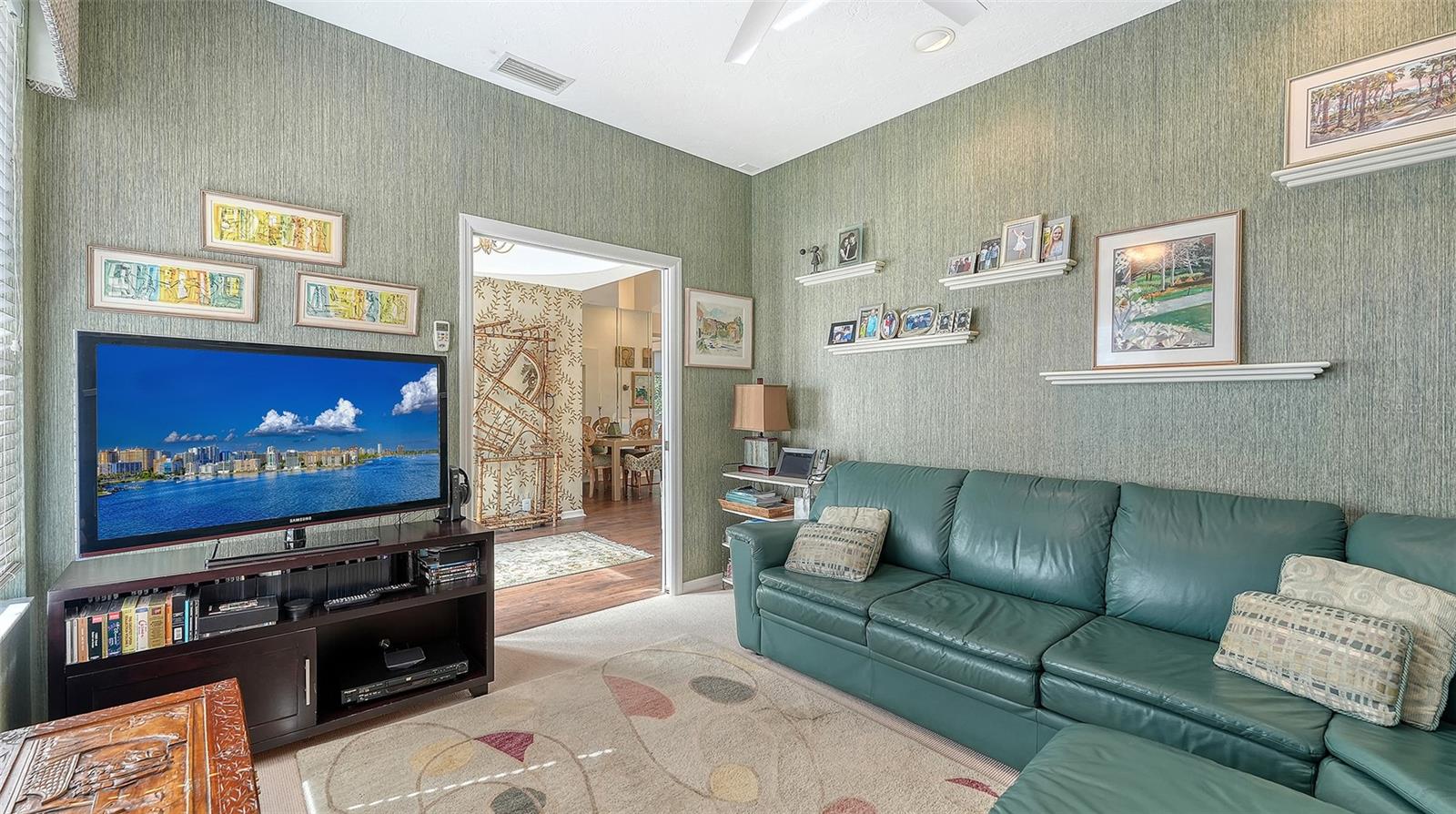 UNIVERSITY PARK COUNTRY CLUB - Residential