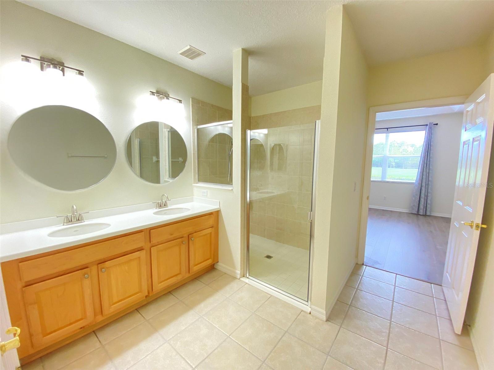 VERANDA II/LK HART - Residential Lease