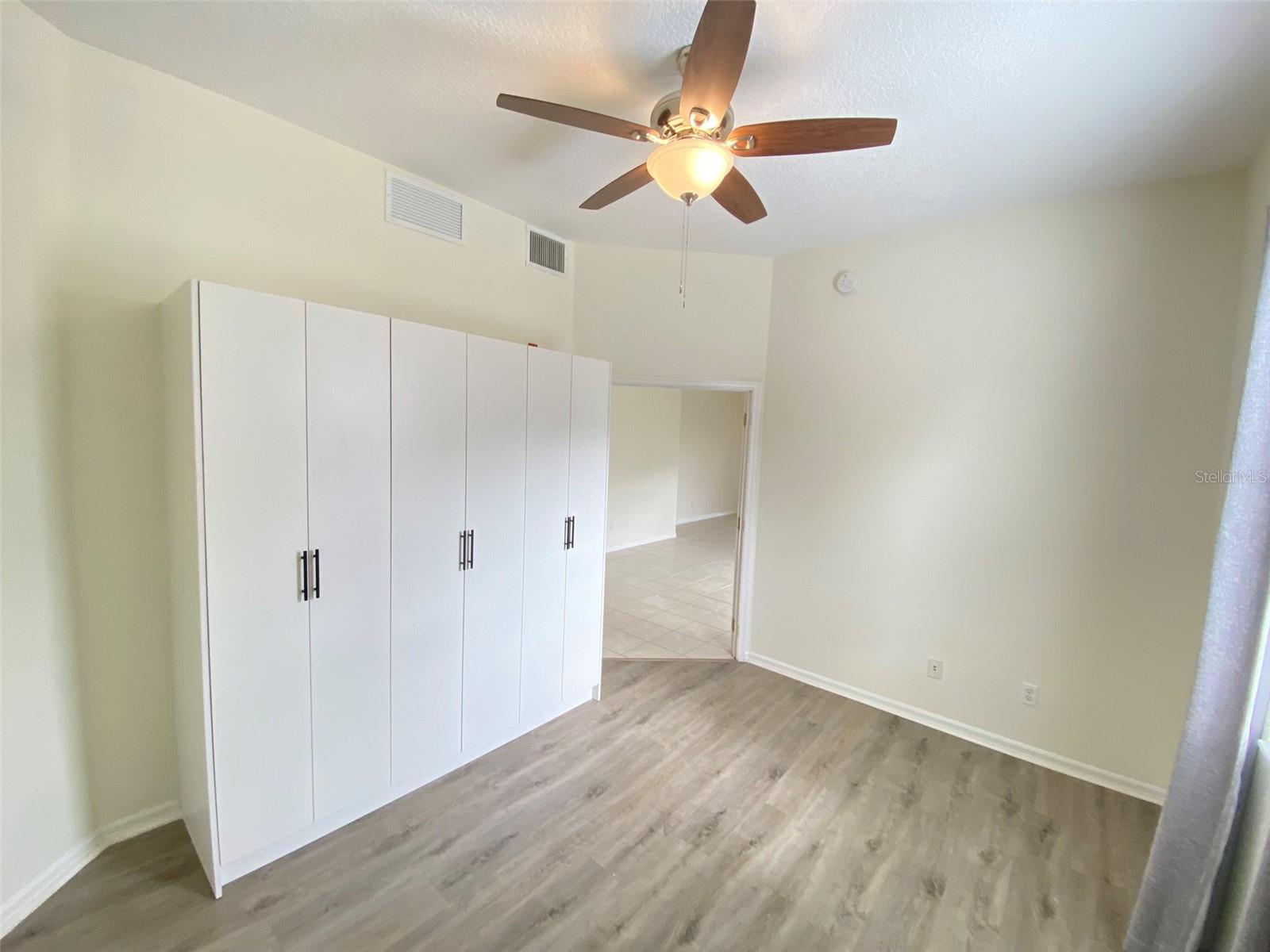 VERANDA II/LK HART - Residential Lease