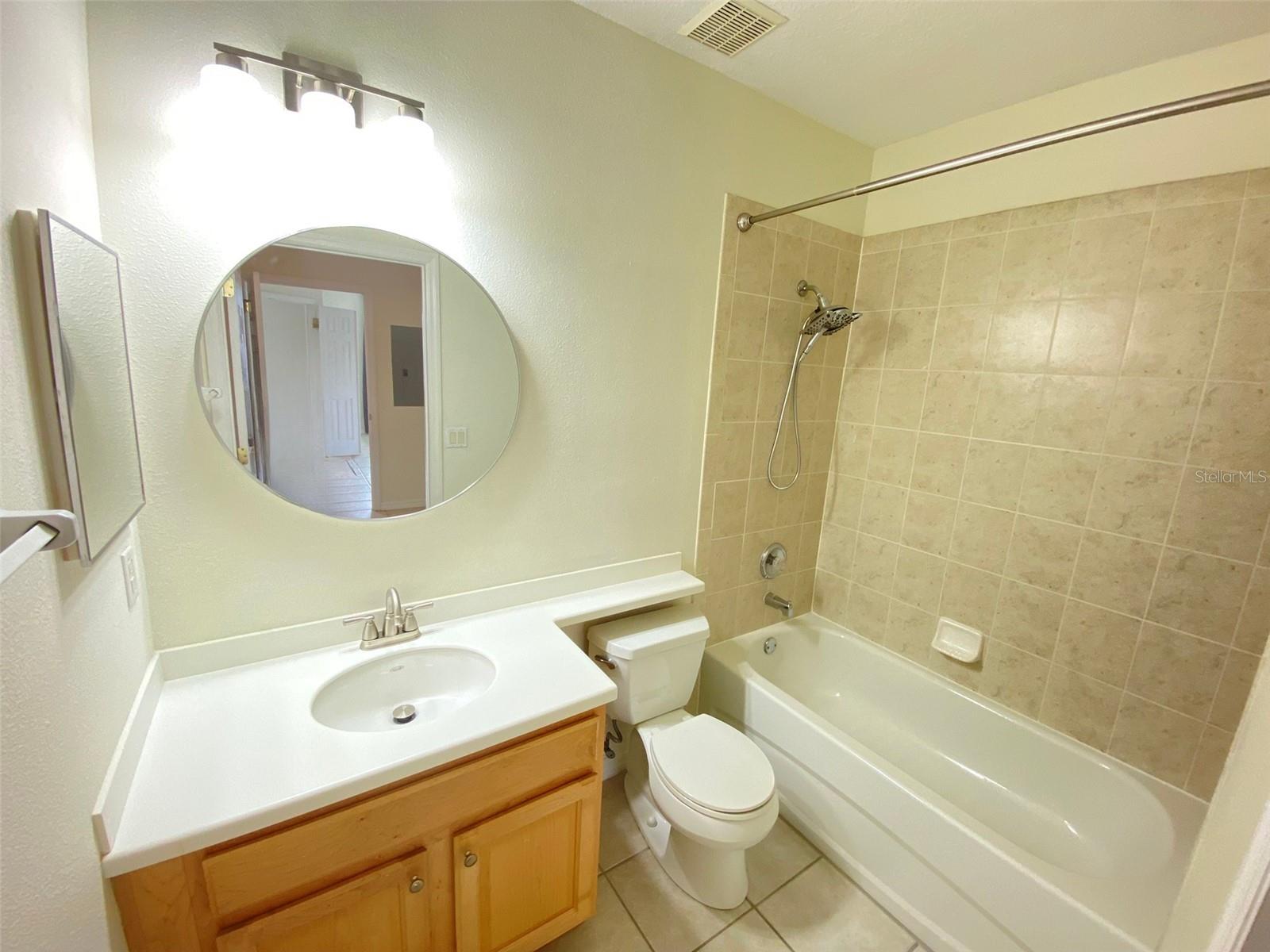 VERANDA II/LK HART - Residential Lease