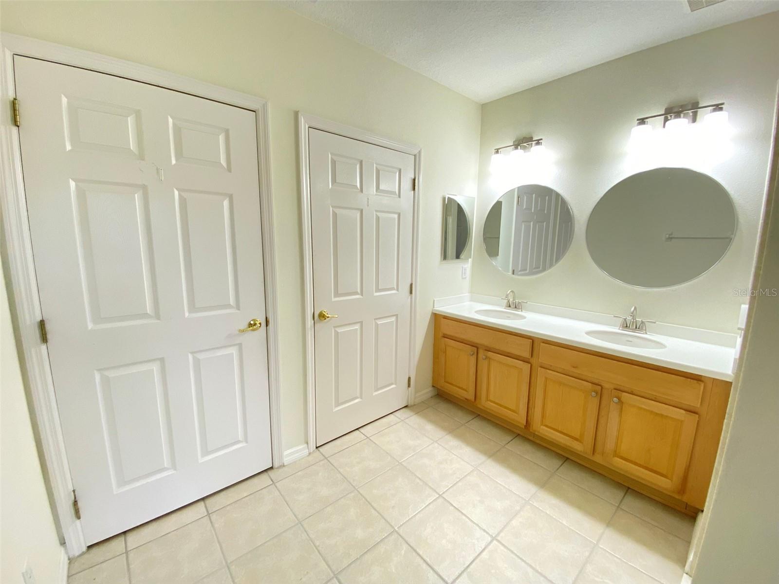 VERANDA II/LK HART - Residential Lease