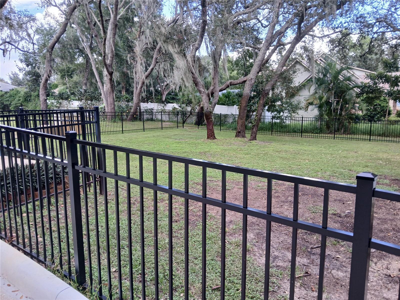 LAKE LOUISA OAKS - Residential