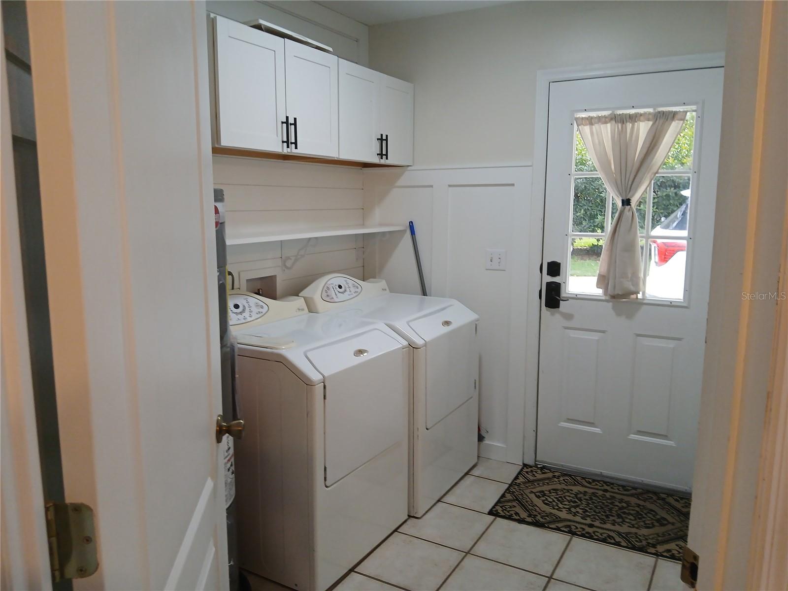 LAKE LOUISA OAKS - Residential