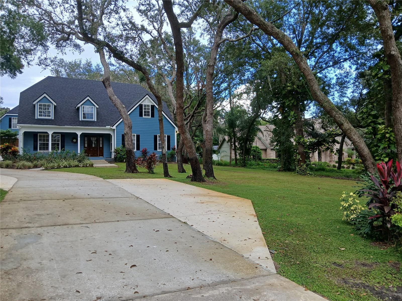 LAKE LOUISA OAKS - Residential
