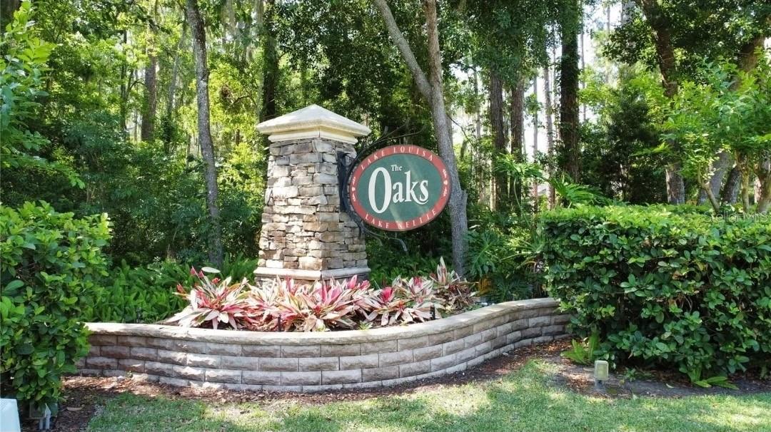 LAKE LOUISA OAKS - Residential