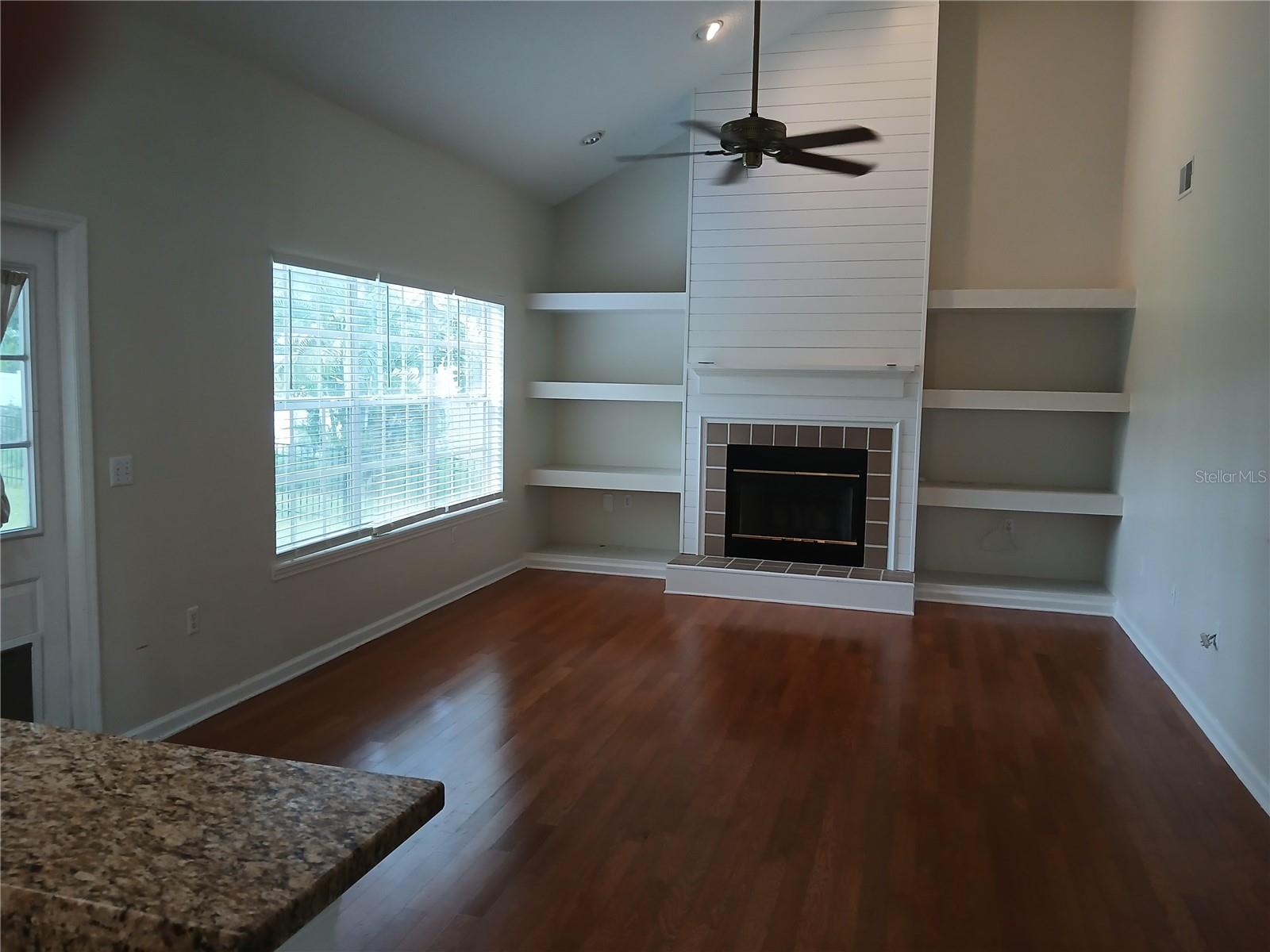 LAKE LOUISA OAKS - Residential