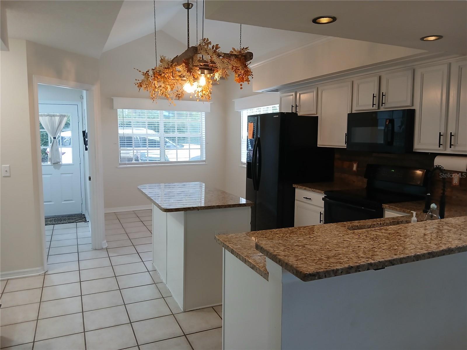 LAKE LOUISA OAKS - Residential