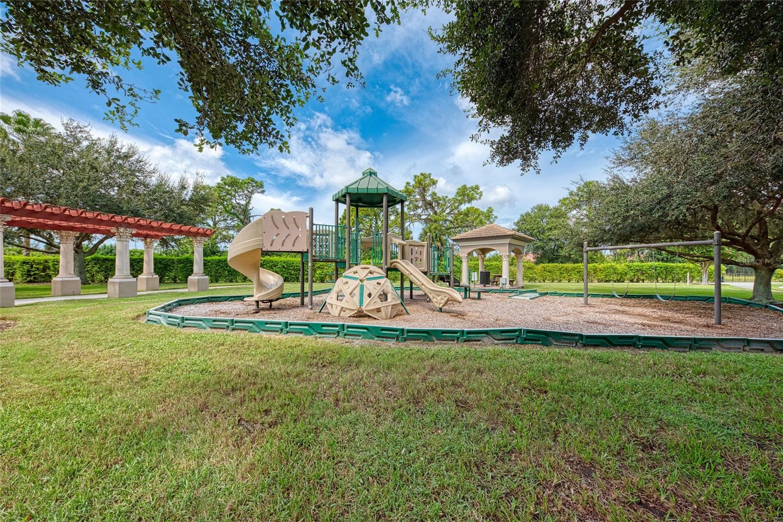 WILLOW CHASE - Residential Lease