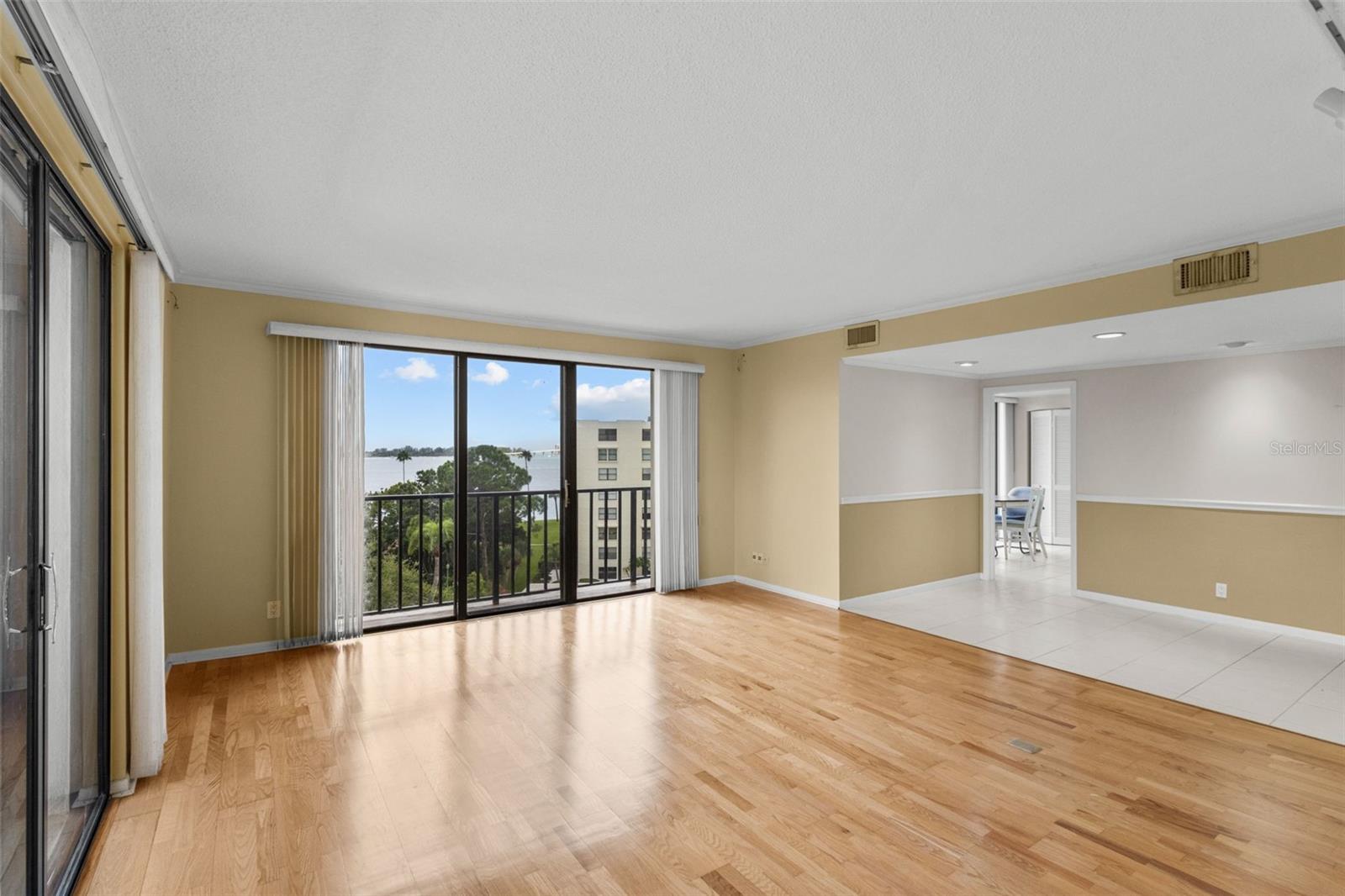 BELLEVIEW BILTMORE VILLAS OAKS - Residential