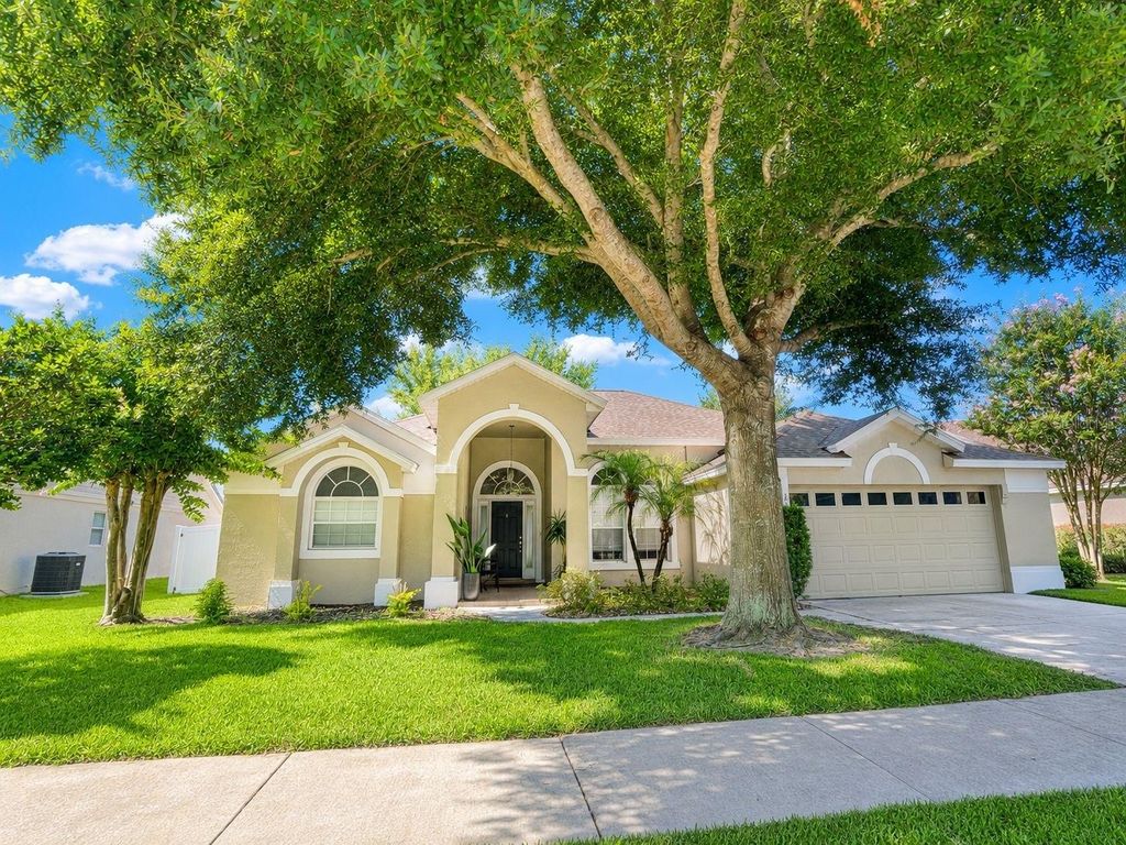 Photo of 2526 Holly Berry Circle, Clermont, FL 34711 (MLS # S5153000)