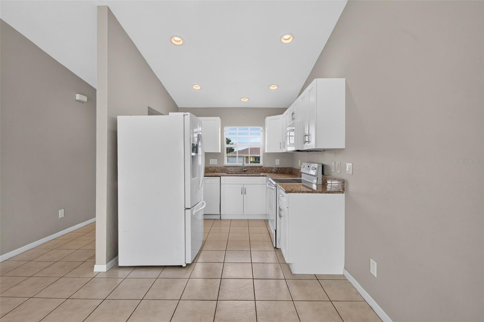 1223 / 1225 NE 15TH LANE 2