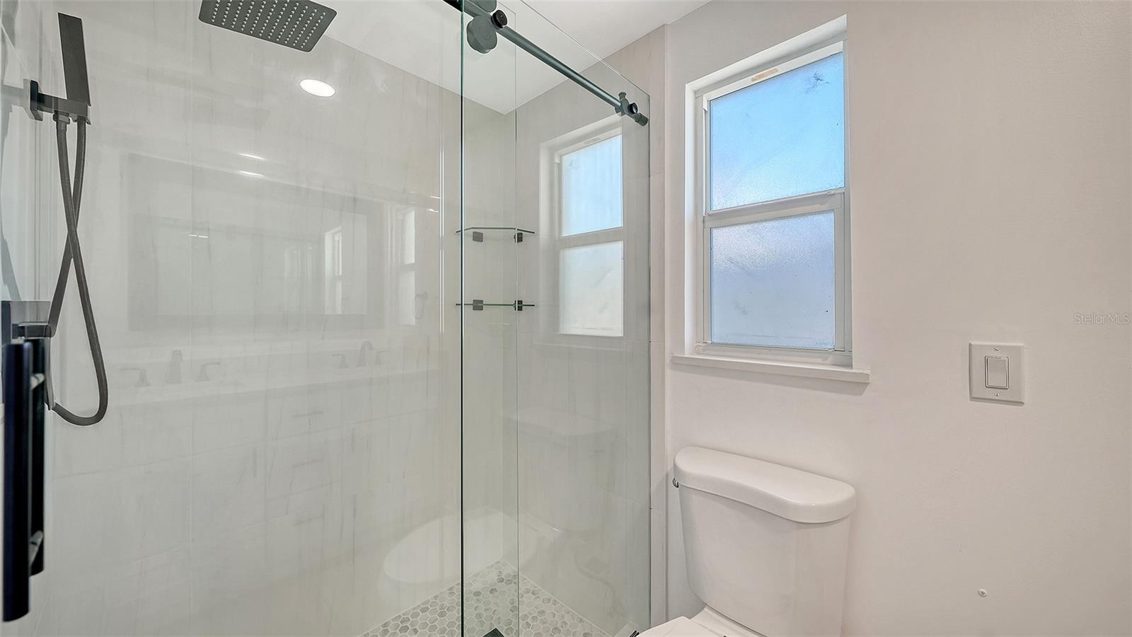 SPANISH MAIN YACHT CLUB - Residential