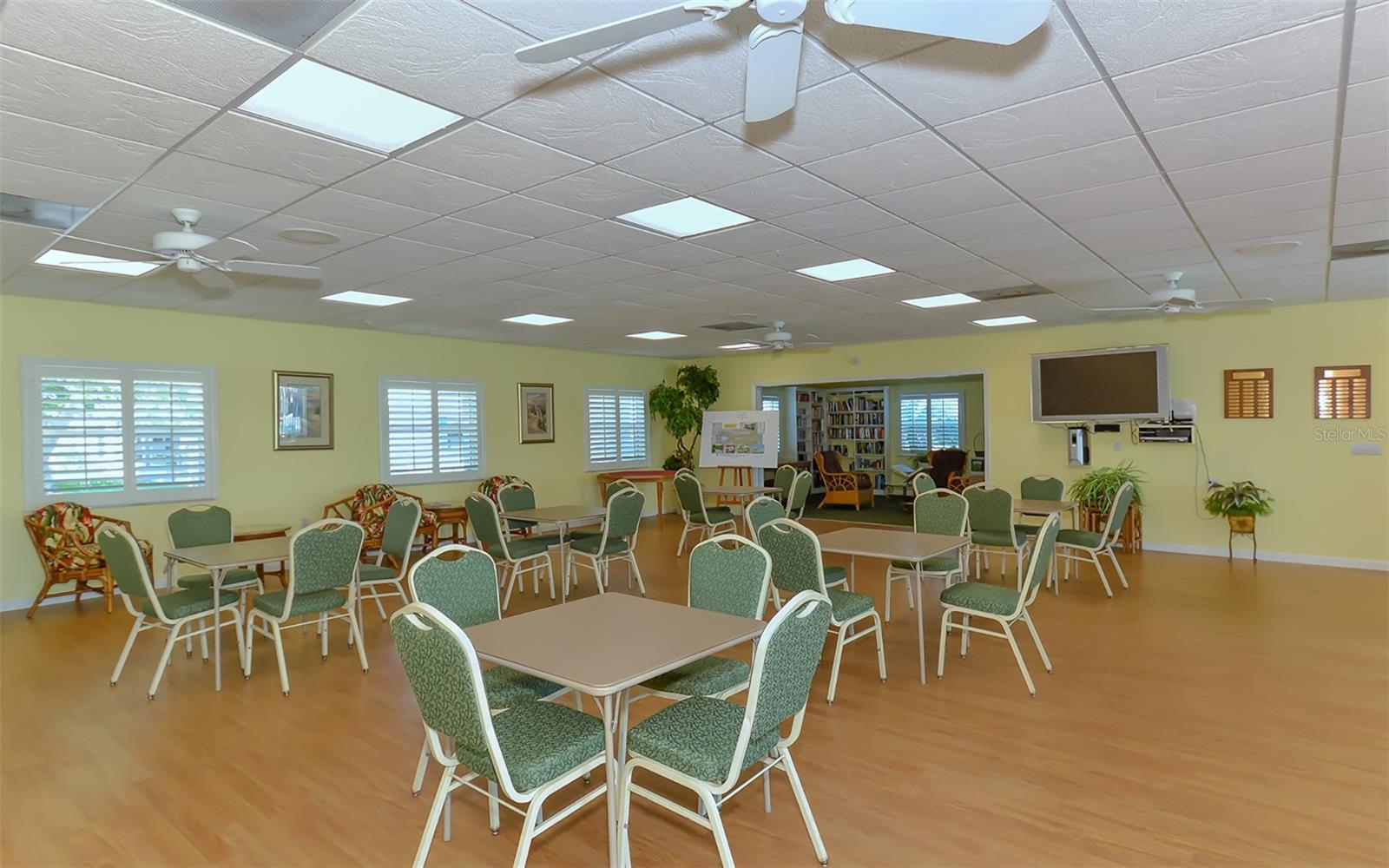 SPANISH MAIN YACHT CLUB - Residential