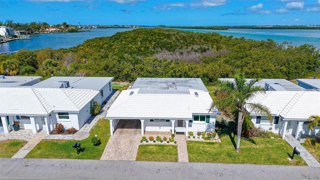 Photo of 909 Spanish Drive N, Longboat Key, FL 34228 (MLS # A4684728)