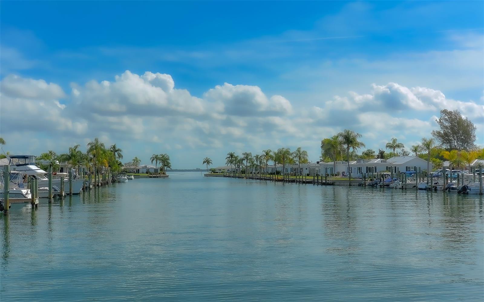 SPANISH MAIN YACHT CLUB - Residential