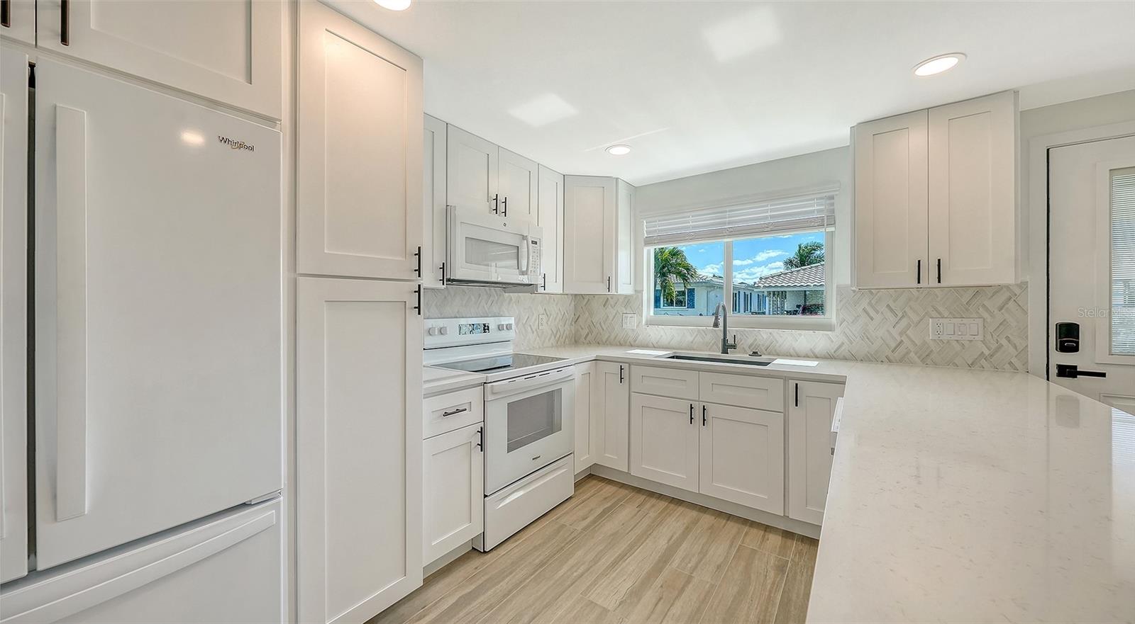 SPANISH MAIN YACHT CLUB - Residential