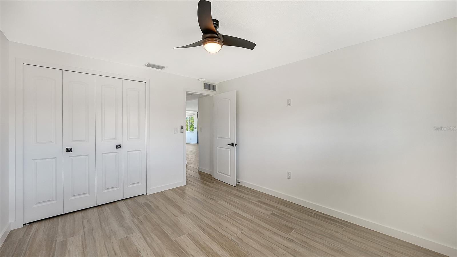 SPANISH MAIN YACHT CLUB - Residential